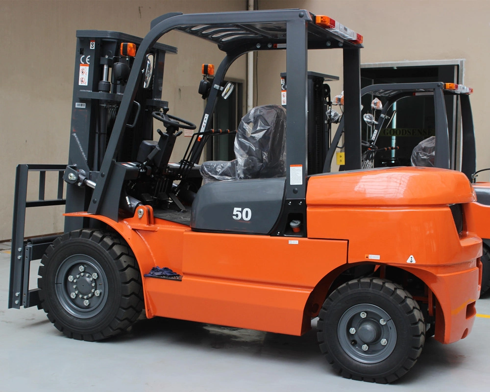 China 7 Ton Diesel Min Forklift Truck Triple Mast, 4.5m, 5m, 6m Mast Cushion Tyre